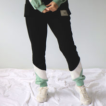 Load image into Gallery viewer, Otaki Trackie front view