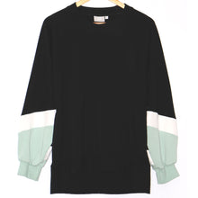 Load image into Gallery viewer, Piopio Sweat Top front view