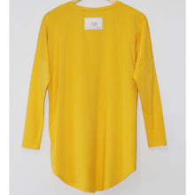 Load image into Gallery viewer, Okuku Tee back view in beeswax plain