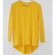 Load image into Gallery viewer, Okuku Tee front view in beeswax plain